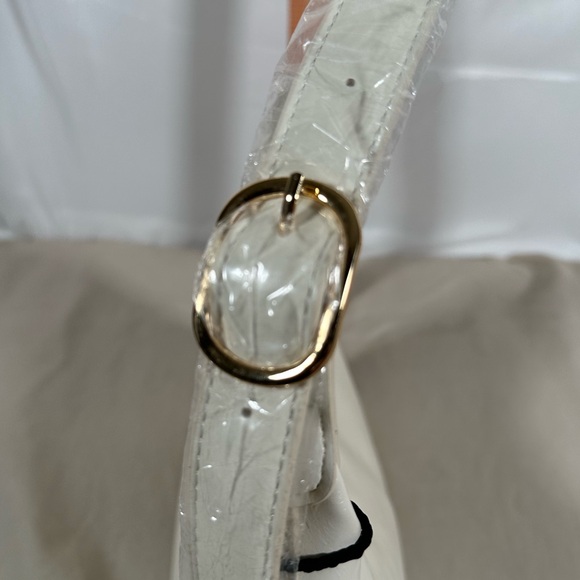 Princess Polly White Hobo Chic Shoulder Bag Gold Accents NWT - Picture 9 of 14